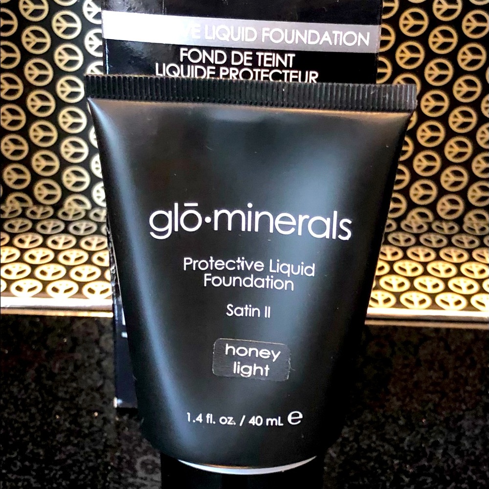 Glo•minerals liquid foundation